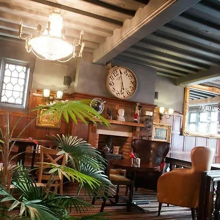 Huckleberrys Bar And Grill Lincoln