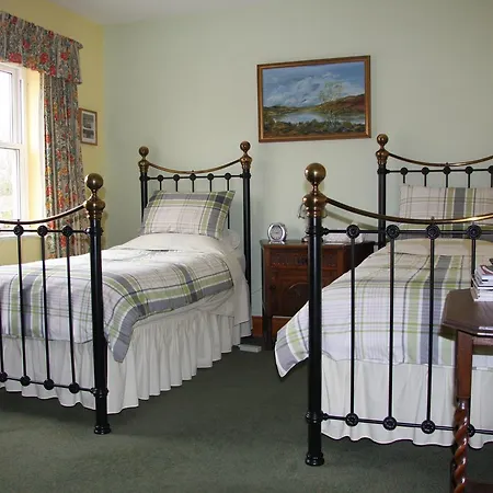 Field View Bed & Breakfast 3*