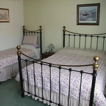 Field View Bed & Breakfast 3*