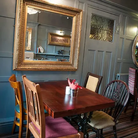 Huckleberrys Bar And Grill Hotel 3*