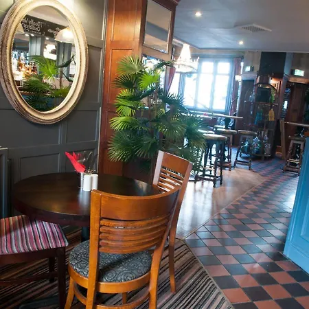 Hotel Huckleberrys Bar And Grill Lincoln