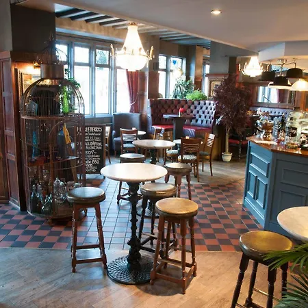 Huckleberrys Bar And Grill 3*