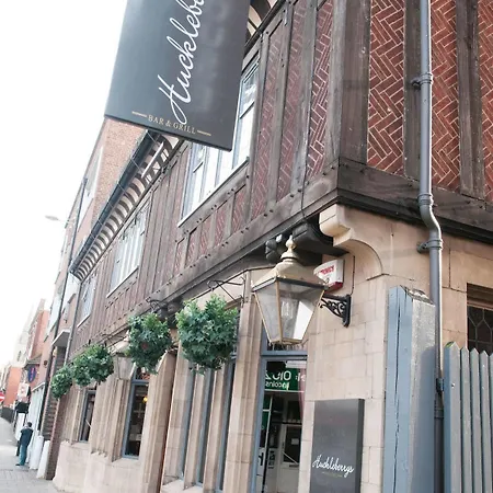 Hotel Huckleberrys Bar And Grill Lincoln