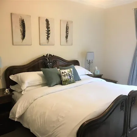 Little Redlands Bed & Breakfast