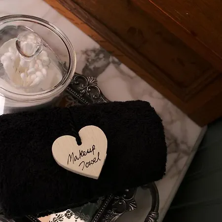 Little Redlands Bed & Breakfast