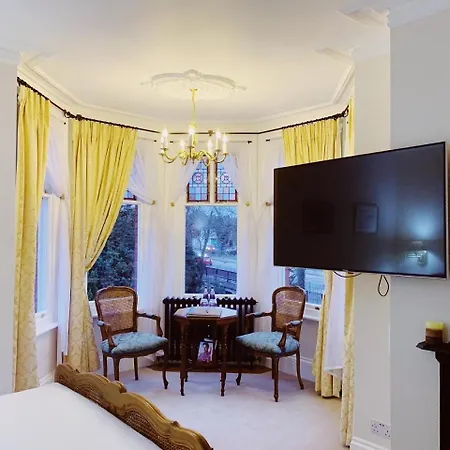 Little Redlands 5*