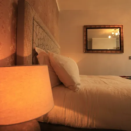 Hotel The Bronze Pig 3*